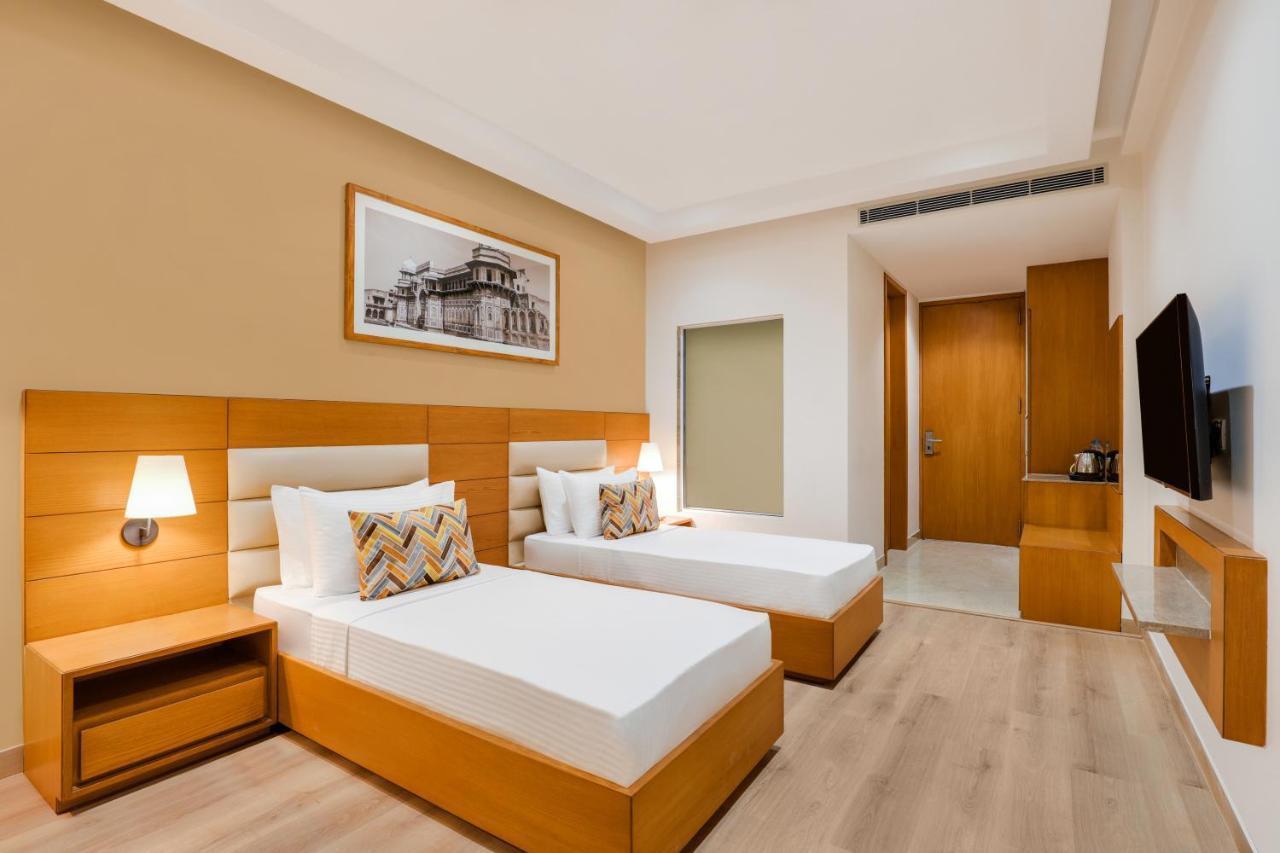 Lemon Tree Hotel Agra Shikohabad Exterior photo